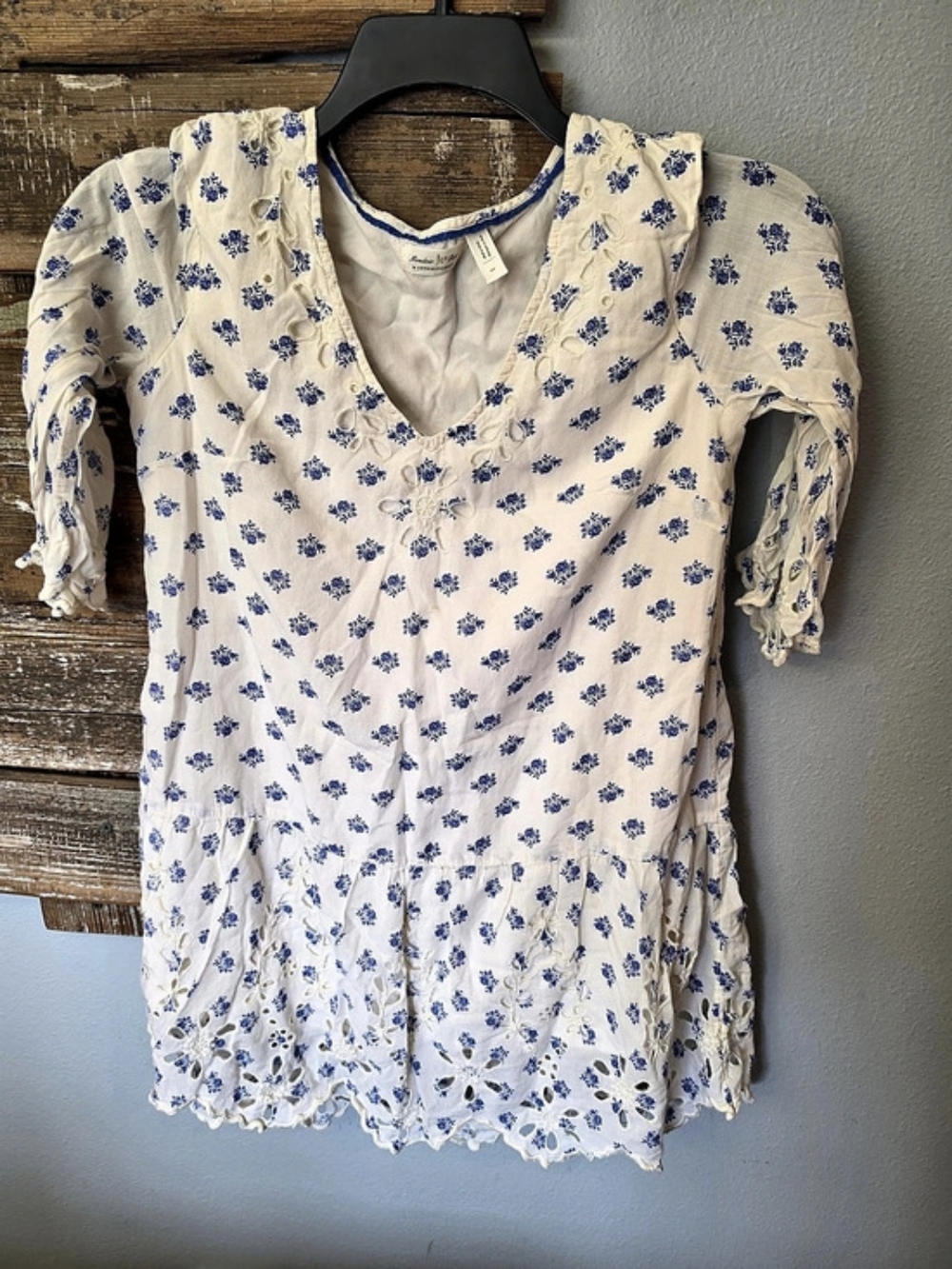 Meadow Rue Anthropologie  Floral Tunic in White & Blue PS